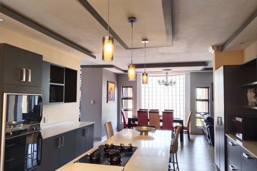 5 Bedroom Property for Sale in Birdwood Estate North West